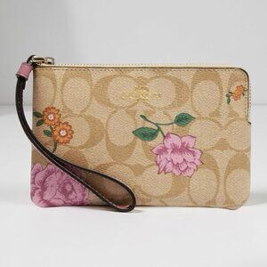COACH Signature Corner Zip Wristlet Pairie Rose Print NWT